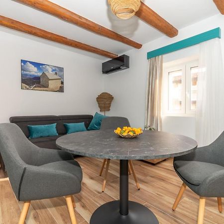 Ivka Makarska - Modern And Luxurious Oldtown Apartament المظهر الخارجي الصورة