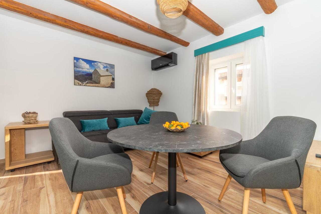 Ivka Makarska - Modern And Luxurious Oldtown Apartament المظهر الخارجي الصورة