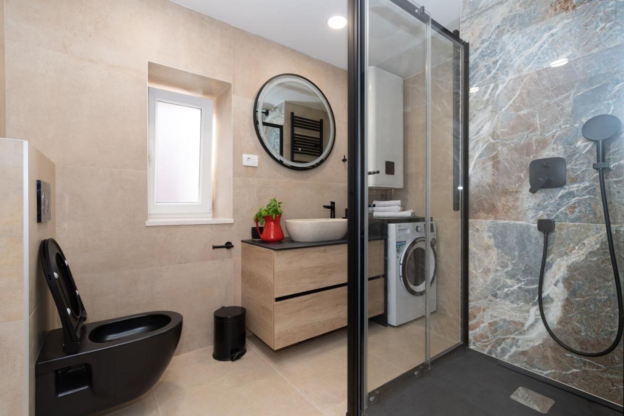 Ivka Makarska - Modern And Luxurious Oldtown Apartament المظهر الخارجي الصورة